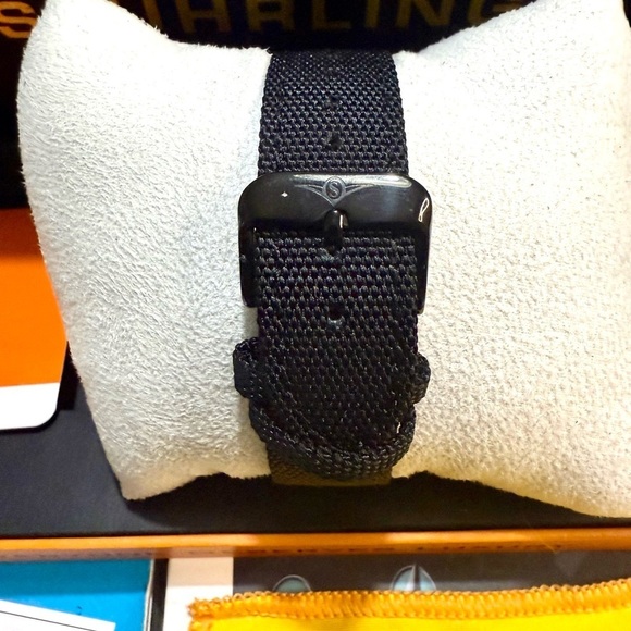 Stuhrling AquaDiver Date Designer Sport Men's Watch - Picture 7 of 8